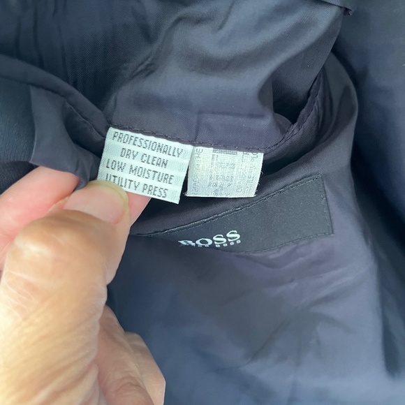 Hugo Boss Sz 40R Black Virgin Wool Blazer Suit Pockets has a FLAW - Picture 6 of 14